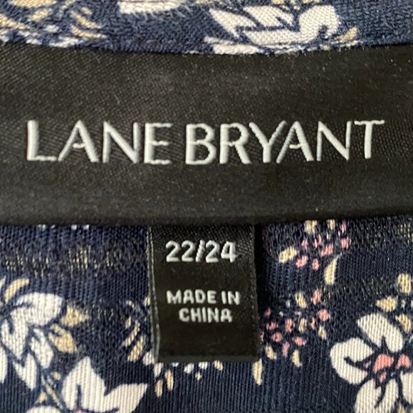 Lane Bryant, Floral Oversized Long Sleeve 1/2 Button Down, Size 22/24 - Picture 5 of 7